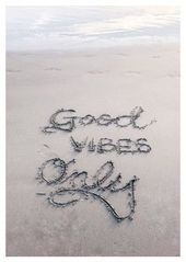 Good Vibes Only – Motivation Quotes Card Postcard